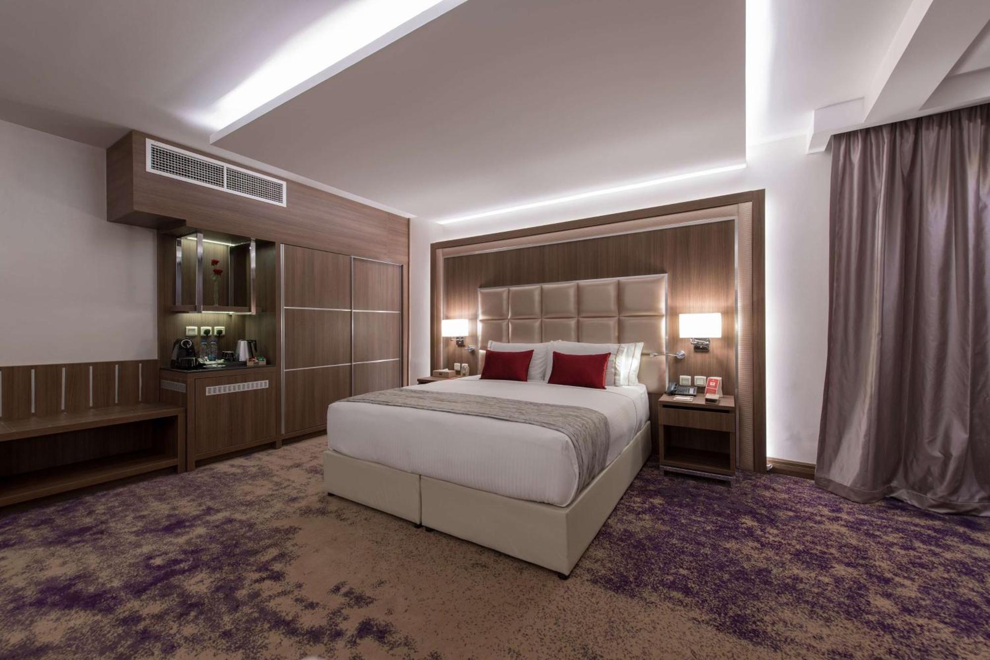 Ramada By Wyndham Continental Jeddah Hotel Buitenkant foto