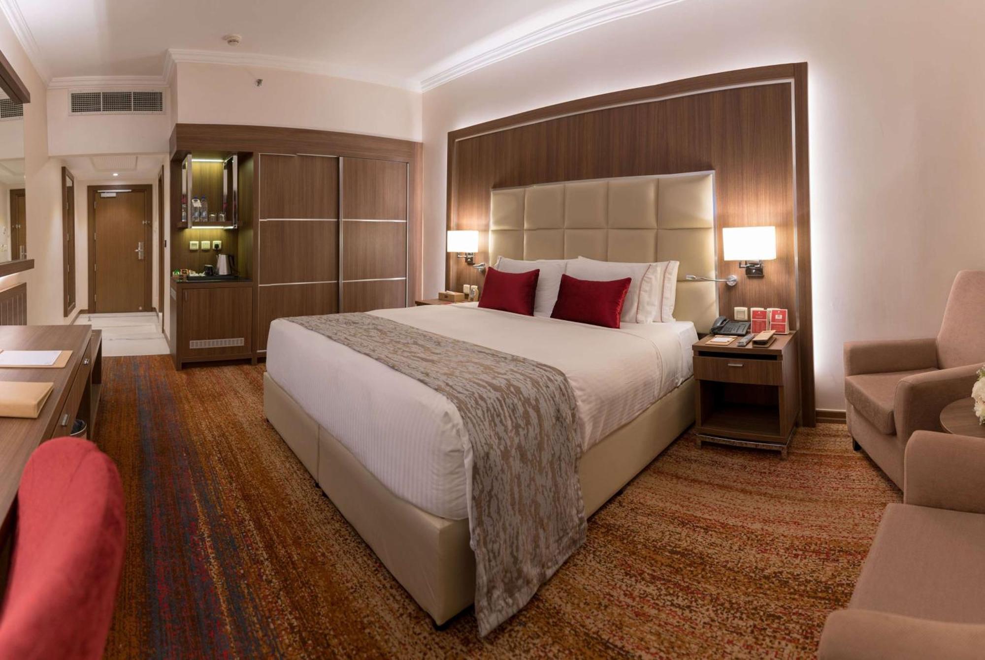 Ramada By Wyndham Continental Jeddah Hotel Buitenkant foto