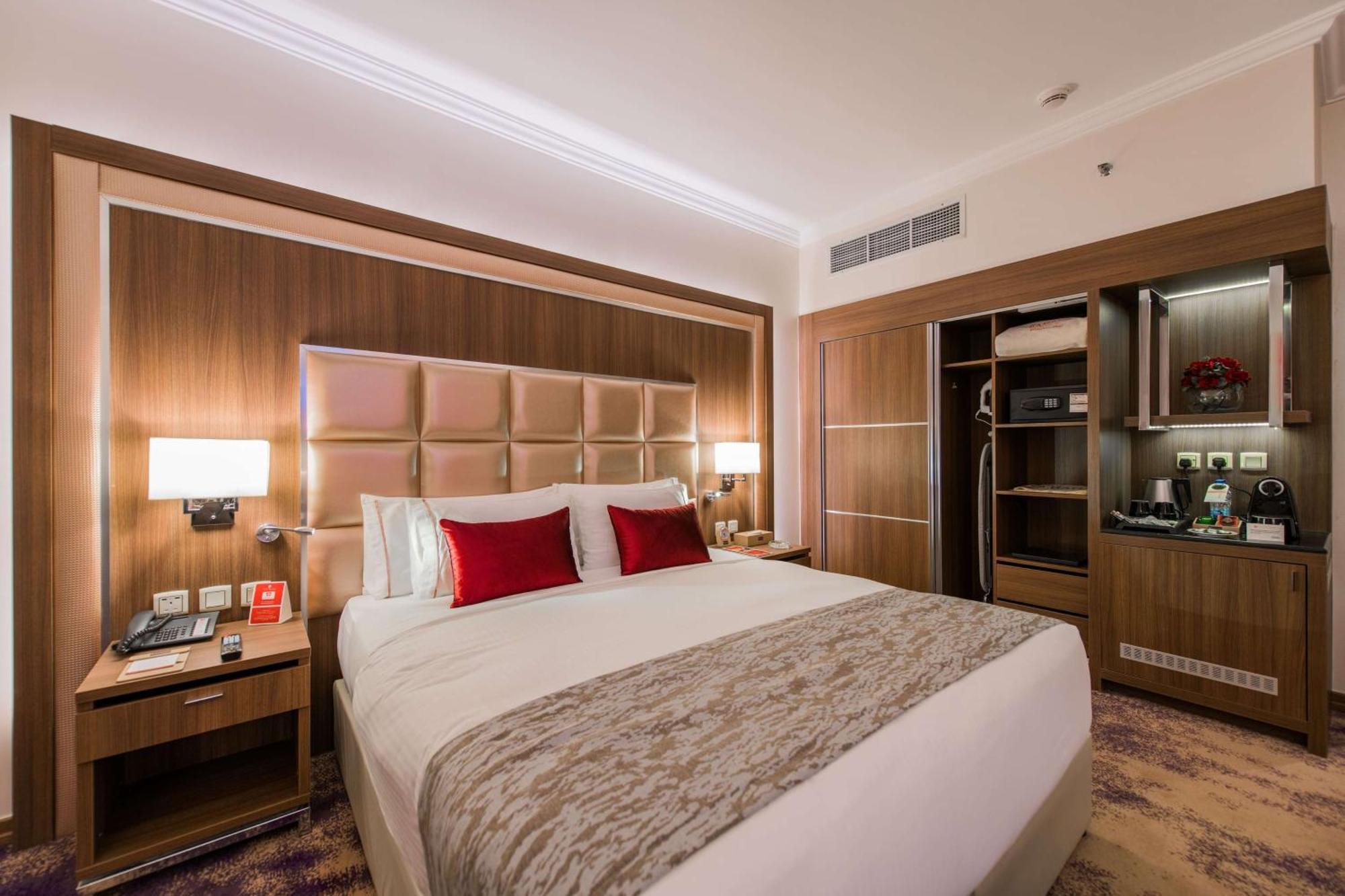 Ramada By Wyndham Continental Jeddah Hotel Buitenkant foto