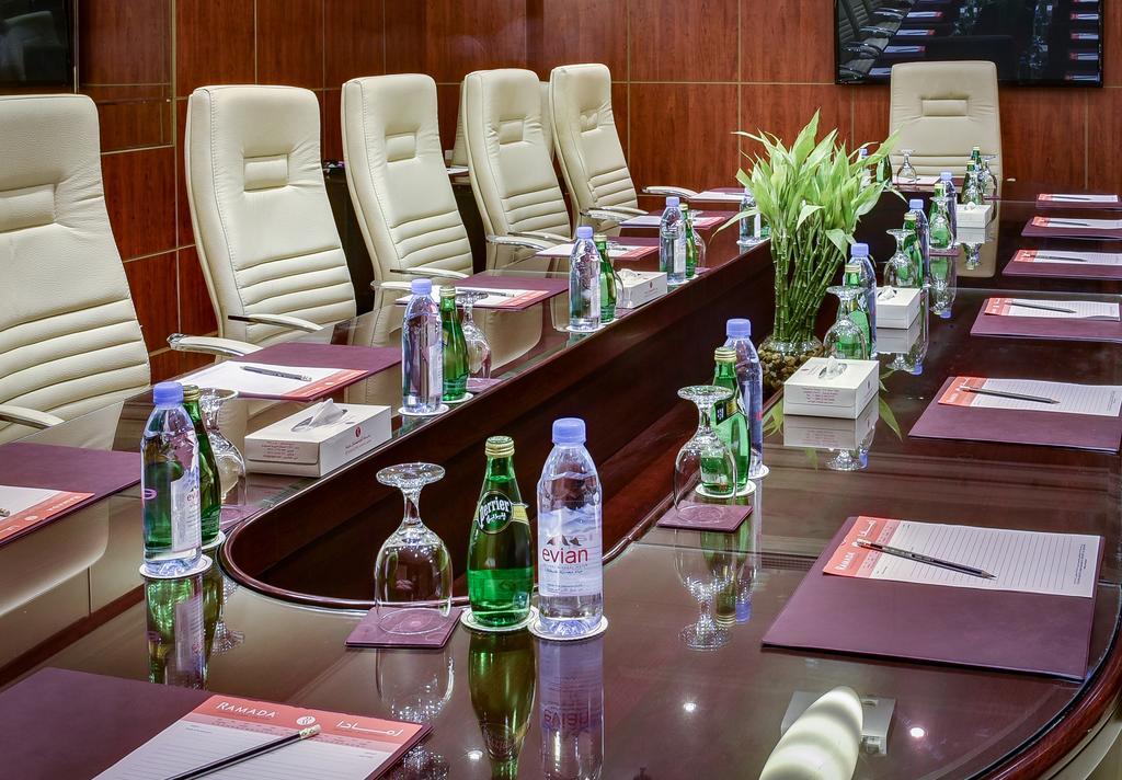 Ramada By Wyndham Continental Jeddah Hotel Buitenkant foto