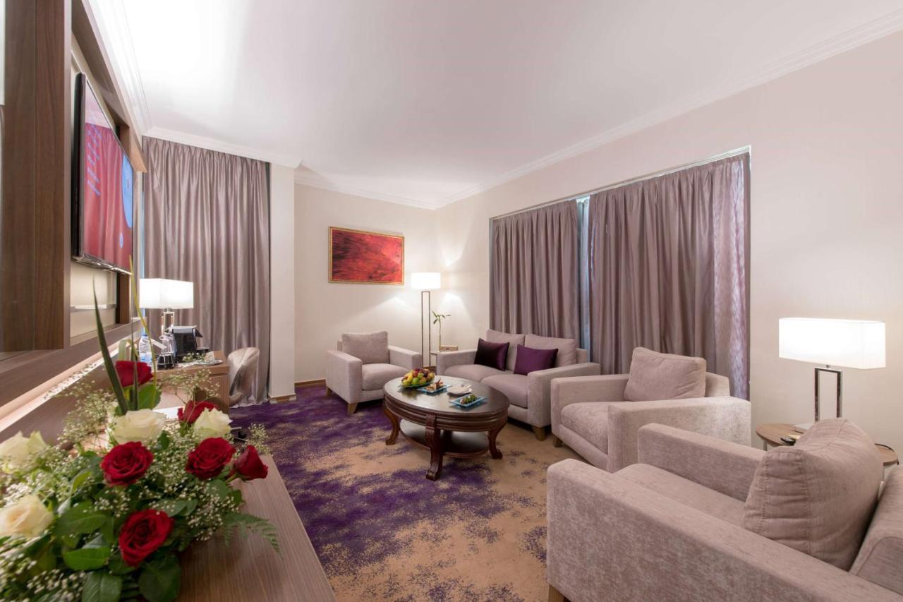 Ramada By Wyndham Continental Jeddah Hotel Buitenkant foto