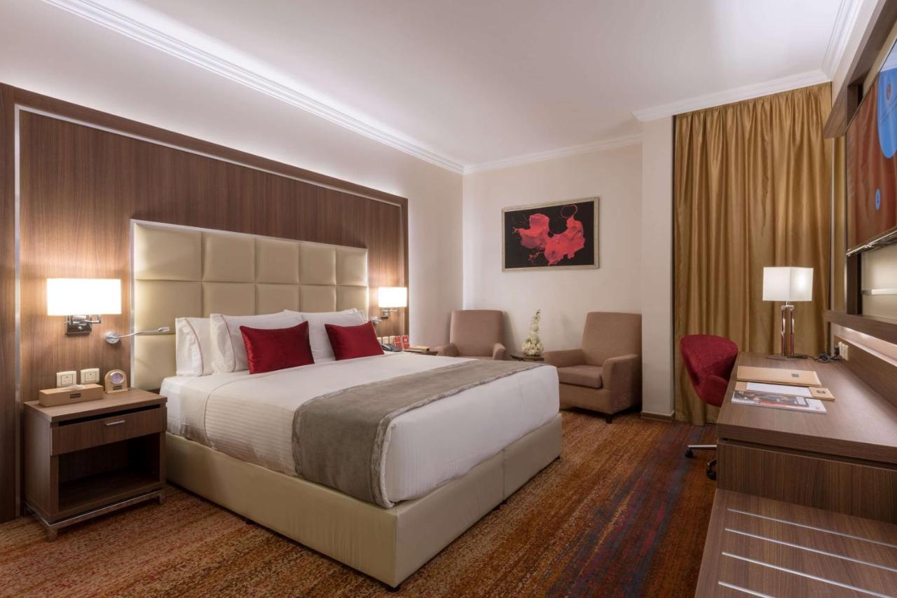 Ramada By Wyndham Continental Jeddah Hotel Buitenkant foto