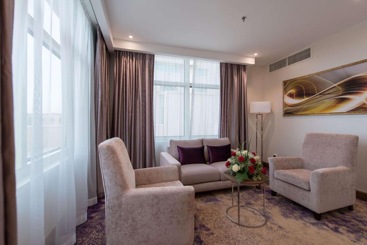Ramada By Wyndham Continental Jeddah Hotel Buitenkant foto